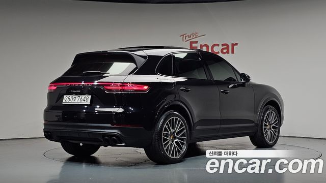 Porsche Cayenne 2020 — photo 2
