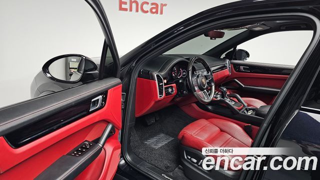 Porsche Cayenne 2020 — photo 13