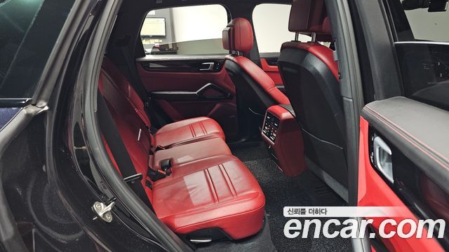 Porsche Cayenne 2020 — photo 18