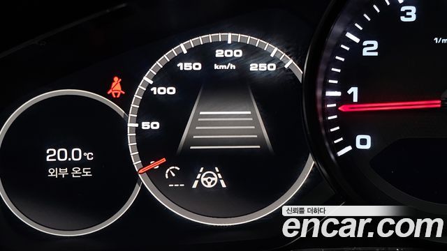 Porsche Cayenne 2020 — photo 25