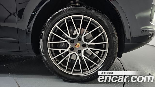 Porsche Cayenne 2020 — photo 7