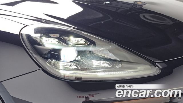 Porsche Cayenne 2020 — photo 8