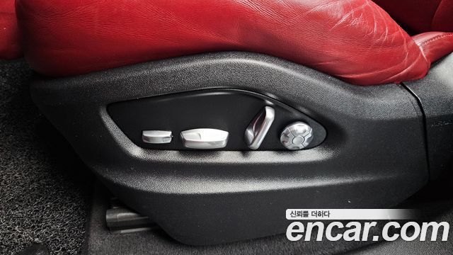 Porsche Cayenne 2020 — photo 32