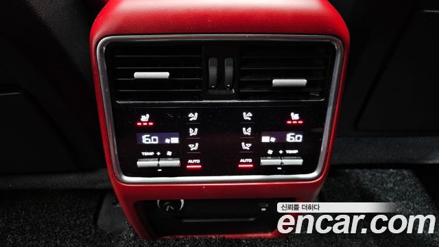 Porsche Cayenne 2020 — photo 33