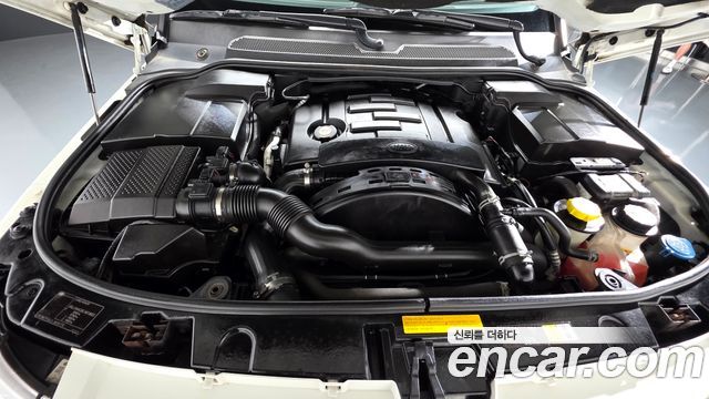 Land Rover Discovery 2012 — photo 6