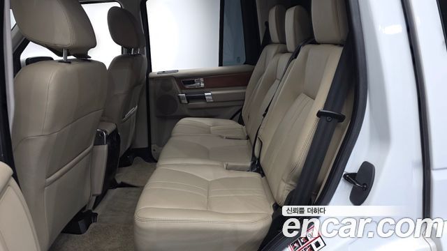 Land Rover Discovery 2012 — photo 11