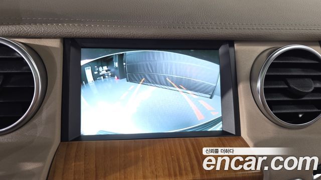 Land Rover Discovery 2012 — photo 14