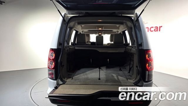 Land Rover Discovery 2012 — photo 18