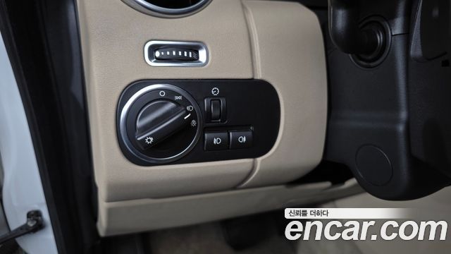 Land Rover Discovery 2012 — photo 20