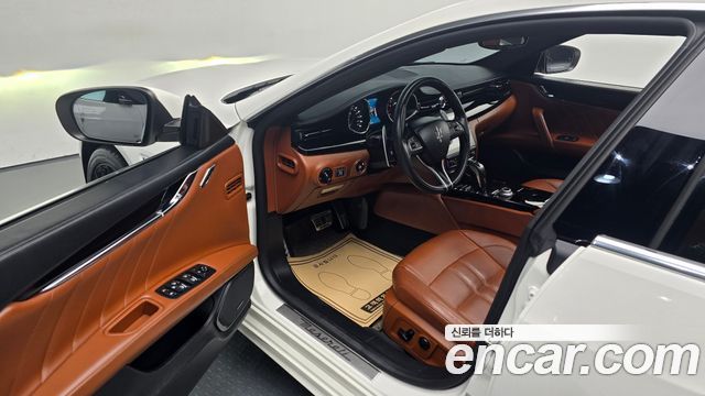 Maserati Quattroporte 2019 — photo 17