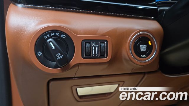 Maserati Quattroporte 2019 — photo 20