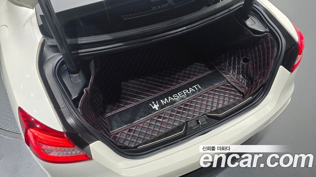 Maserati Quattroporte 2019 — photo 26