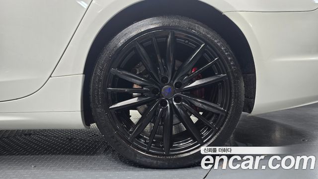 Maserati Quattroporte 2019 — photo 7