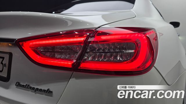 Maserati Quattroporte 2019 — photo 9