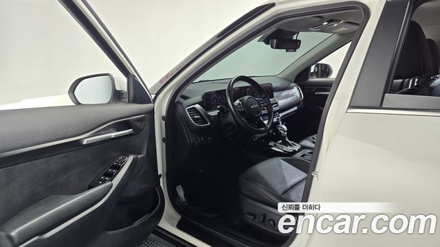 Kia Seltos 2023 — photo 13
