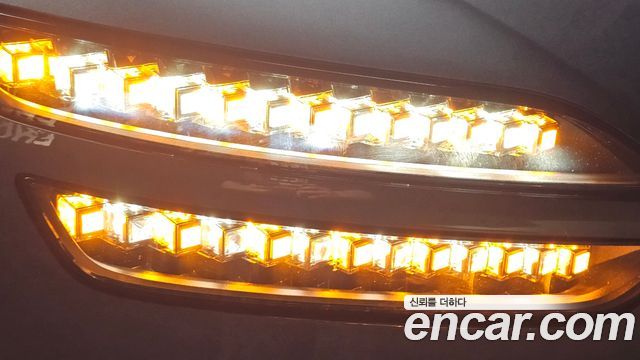 Genesis GV60 2027 — photo 8
