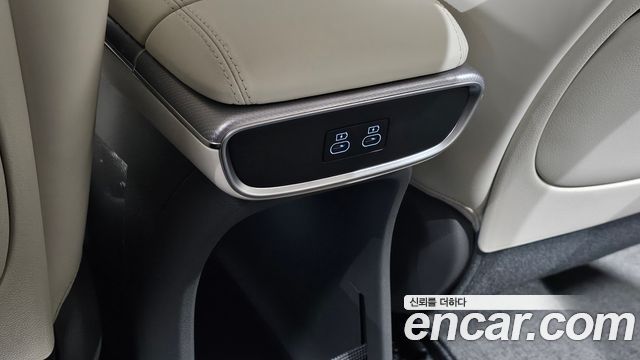 Genesis GV60 2027 — photo 28