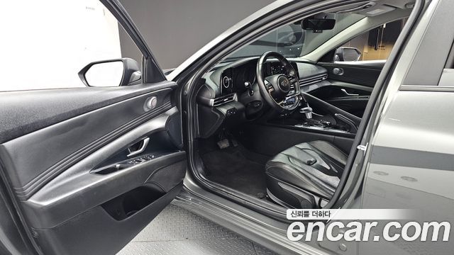 Hyundai AVANTE 2022 — photo 13