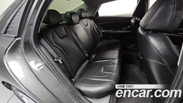 Hyundai AVANTE 2022 — photo 17
