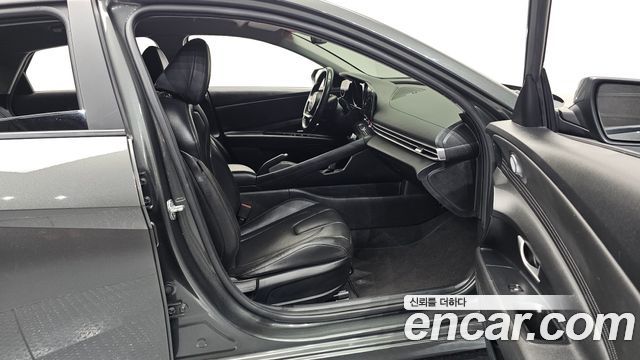 Hyundai AVANTE 2022 — photo 16