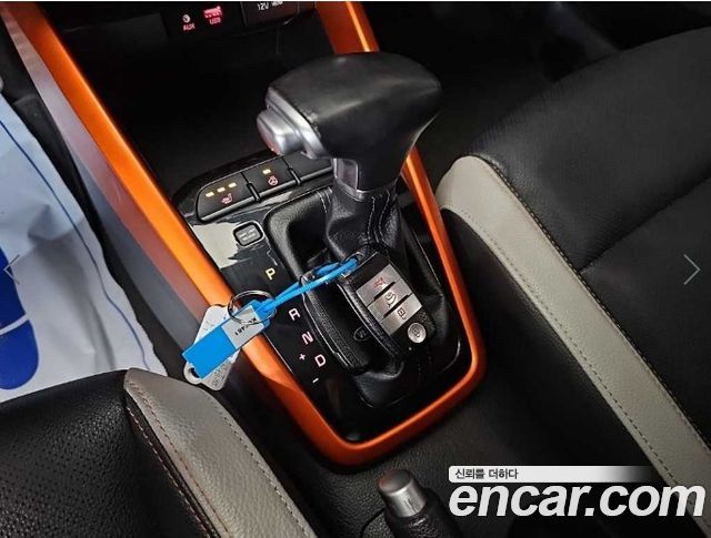 Kia Stonic 2018 — photo 8