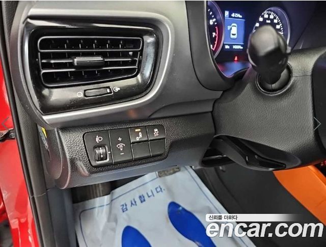 Kia Stonic 2018 — photo 16