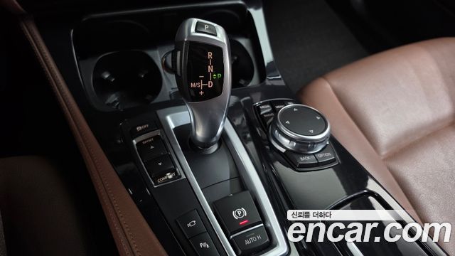 BMW 5-Series 2016 — photo 9