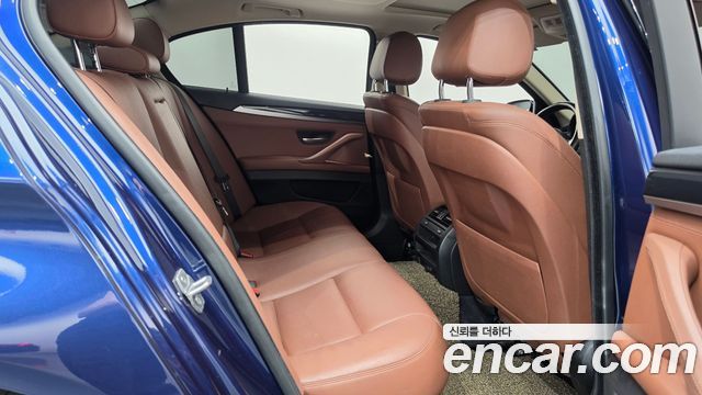BMW 5-Series 2016 — photo 12