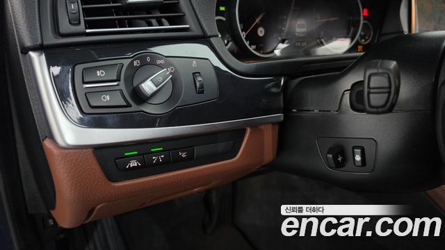 BMW 5-Series 2016 — photo 16