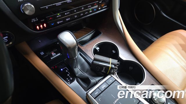 Lexus RX 2021 — photo 12
