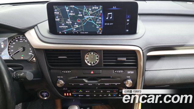 Lexus RX 2021 — photo 19