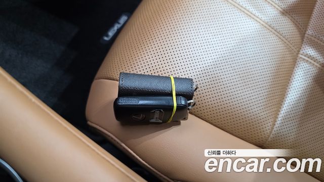 Lexus RX 2021 — photo 22