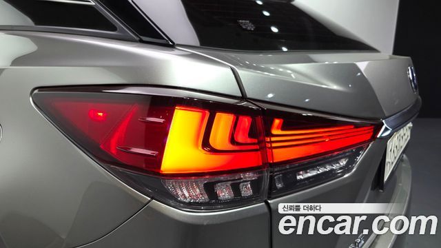 Lexus RX 2021 — photo 9