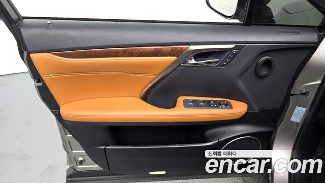 Lexus RX 2021 — photo 14