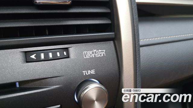 Lexus RX 2021 — photo 35