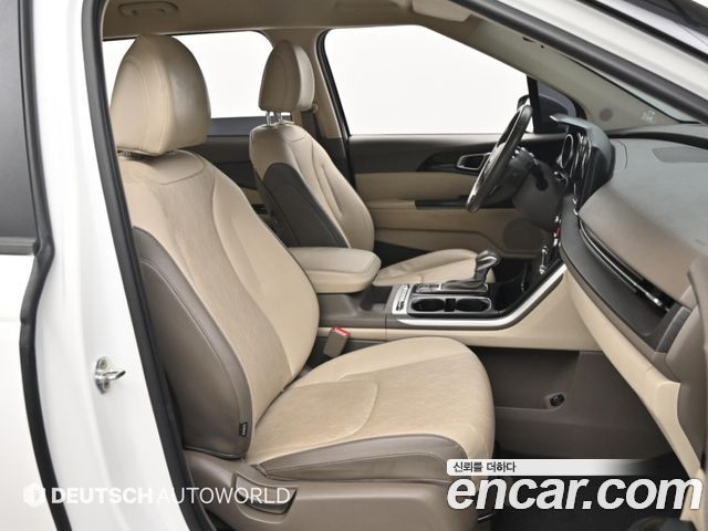 Kia Canival 2021 — photo 10