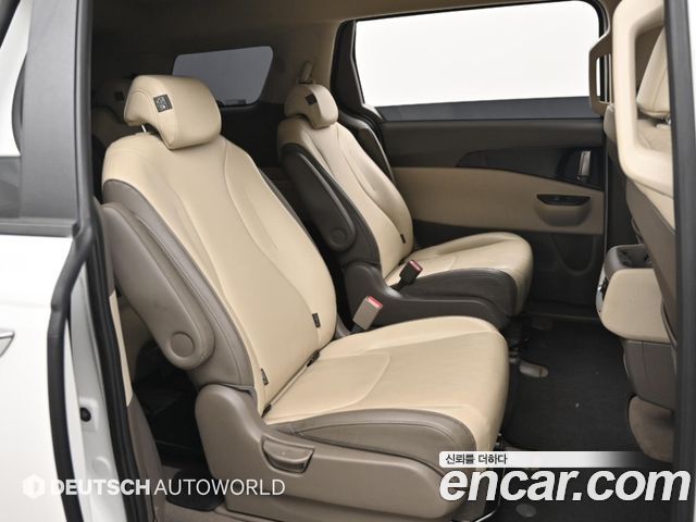 Kia Canival 2021 — photo 12