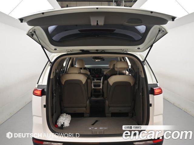 Kia Canival 2021 — photo 19