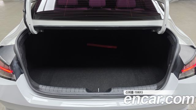 Hyundai AVANTE 2021 — photo 22