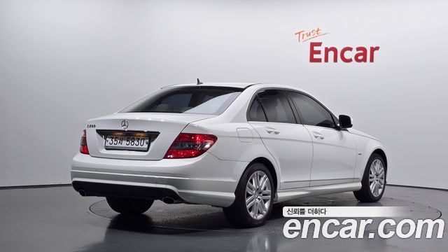 Mercedes-Benz C-Class 2008 — photo 2