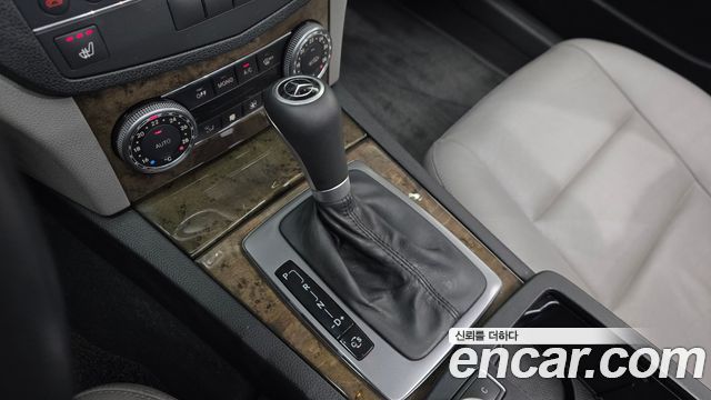 Mercedes-Benz C-Class 2008 — photo 12