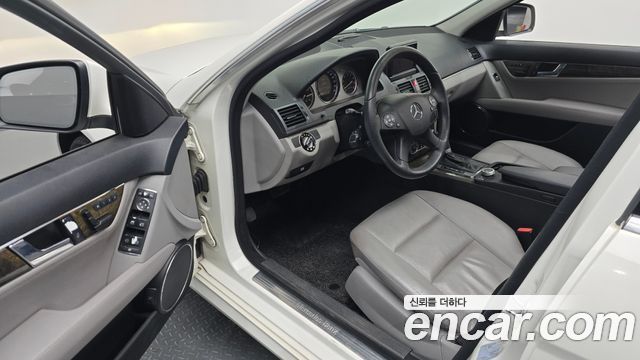 Mercedes-Benz C-Class 2008 — photo 13