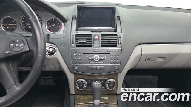 Mercedes-Benz C-Class 2008 — photo 19
