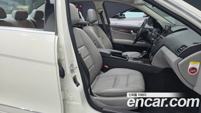 Mercedes-Benz C-Class 2008 — photo 16