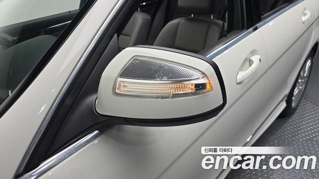 Mercedes-Benz C-Class 2008 — photo 28