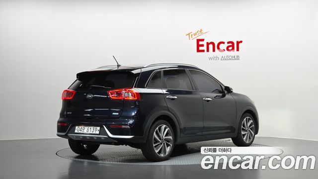 Kia Niro 2018 — photo 2