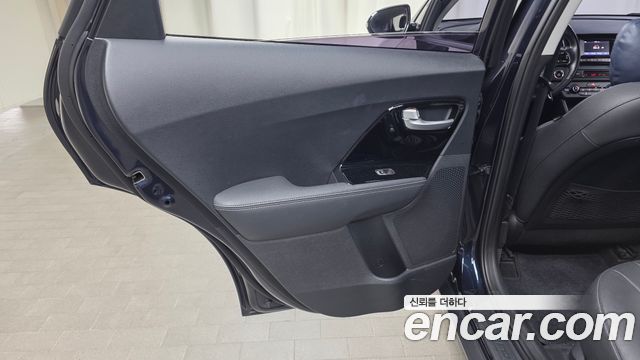 Kia Niro 2018 — photo 15