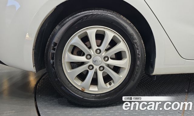 Kia K3 2013 — photo 5