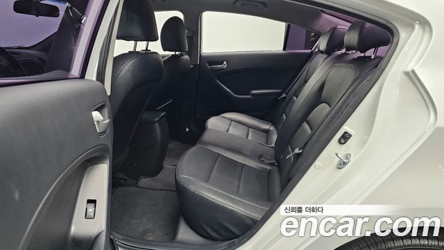 Kia K3 2013 — photo 18
