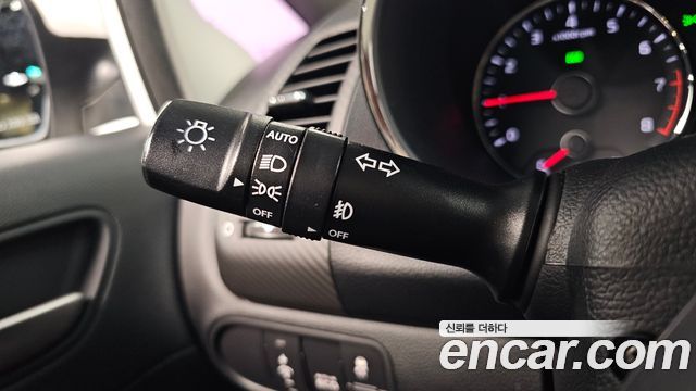 Kia K3 2013 — photo 25